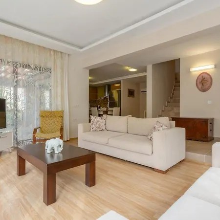 Villa Dilara *